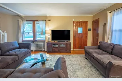 84-15 253rd Street, New York City, NY 11426 - Photo 5