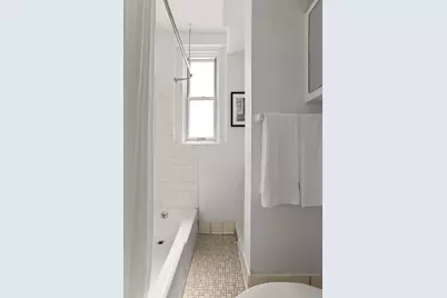 32 Washington Square W #3E, New York City, NY 10011 - Photo 11