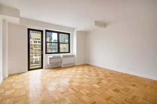 350 W 51st St, New York, NY 10019 - Photo 3