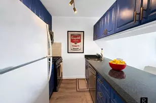 350 W 50th St, New York City, NY 10019 - Photo 7