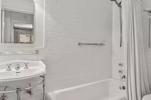 400 E 52nd St, New York, NY 10022 - Photo 9
