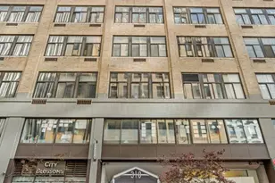 310 E 46th St, New York City, NY 10017 - Photo 11