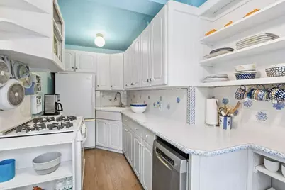 333 E 53rd Street #5H, New York, NY 10022 - Photo 5