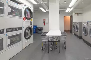 24-51 38th St, New York City, NY 11103 - Photo 11