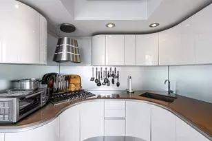 400 E 70th St, New York City, NY 10021 - Photo 7