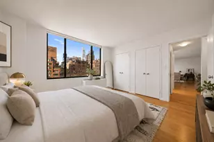 309 E 49th St, New York City, NY 10017 - Photo 5