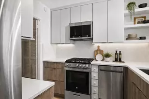 309 E 49th St, New York City, NY 10017 - Photo 3
