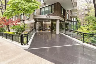 309 E 49th St, New York City, NY 10017 - Photo 13