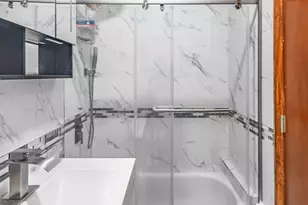 27 Hubbard Pl, New York City, NY 11210 - Photo 11