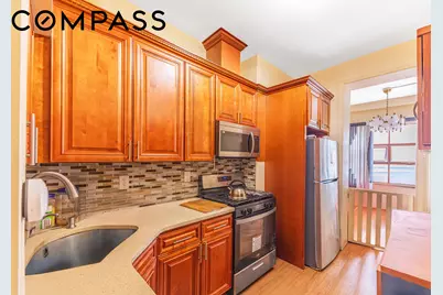 27 Hubbard Place, New York City, NY 11210 - Photo 7