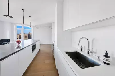 188 E 64th Street #2501, New York City, NY 10065 - Photo 9