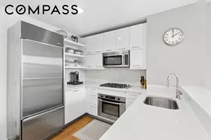 635 W 42nd St, New York City, NY 10036 - Photo 3