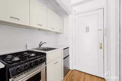433 W 34th Street #10F, New York City, NY 10001 - Photo 17