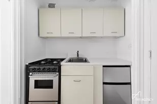 433 W 34th St., New York City, NY 10001 - Photo 7