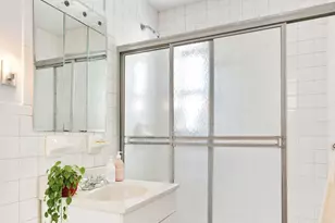 319 W 18th St, New York City, NY 10011 - Photo 9