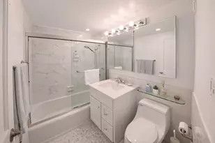 333 E 46th St, New York City, NY 10017 - Photo 3