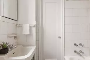 32 Washington Square W, New York City, NY 10011 - Photo 17