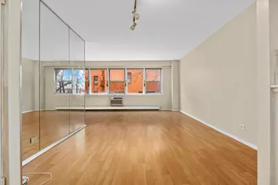87-15 165th Street #4B, New York City, NY 11432 - Photo 3