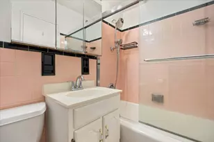 87-15 165th St, New York City, NY 11432 - Photo 9