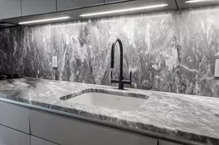 547 W 47th St, New York City, NY 10036 - Photo 5
