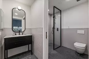 547 W 47th St, New York City, NY 10036 - Photo 17