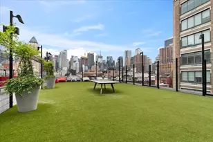 547 W 47th St, New York City, NY 10036 - Photo 29