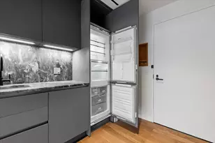 547 W 47th St, New York City, NY 10036 - Photo 7