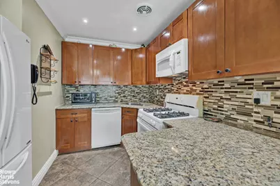 2137 Clinton Avenue, New York City, NY 10457 - Photo 5