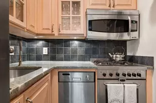 349 W 21st St, New York City, NY 10011 - Photo 3