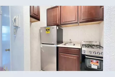 340 E 83rd Street #4D, New York City, NY 10028 - Photo 5