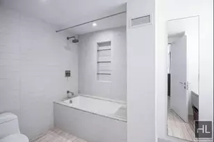 322 W 57th St, New York City, NY 10019 - Photo 5
