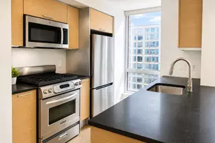 350 W 42nd St, New York City, NY 10036 - Photo 3