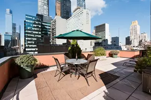77 W 55th St, New York, NY 10019 - Photo 3