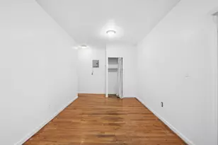 320 E 49th St, New York City, NY 10022 - Photo 3