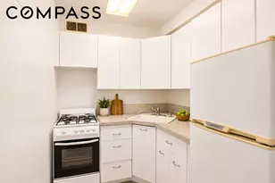 321 E 48th St, New York City, NY 10017 - Photo 7