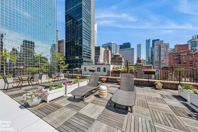 235 E 49th Street #5B, New York, NY 10017 - Photo 9