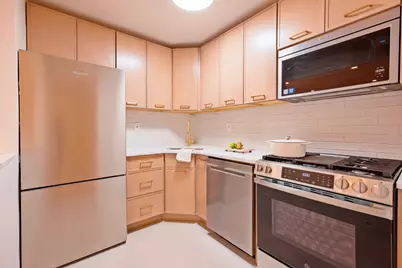 415 Beverley Road #1R, Brooklyn, NY 11218 - Photo 3