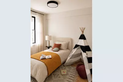 415 Beverley Road #1R, Brooklyn, NY 11218 - Photo 7