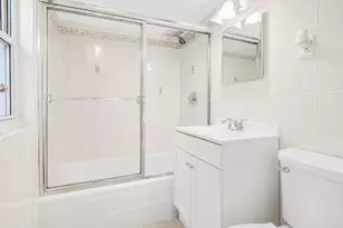 240 E 55th St, New York City, NY 10022 - Photo 9