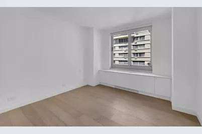 234 E 46th Street #703, New York, NY 10017 - Photo 7