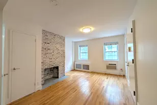 310 W 22nd St, New York City, NY 10011 - Photo 3