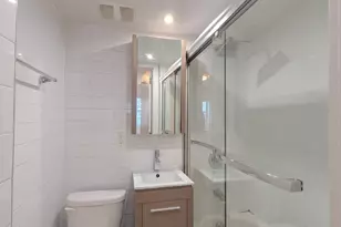 310 W 22nd St, New York City, NY 10011 - Photo 5