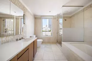 255 E 74th St, New York, NY 10021 - Photo 5