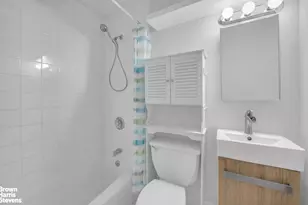 399 E 78th St, New York City, NY 10021 - Photo 5