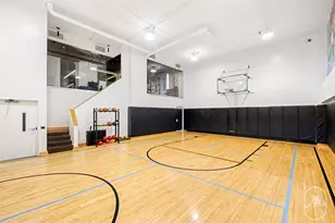 561 10th Ave, New York City, NY 10036 - Photo 23