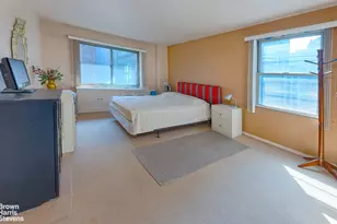 225 E 46th St, New York City, NY 10017 - Photo 3
