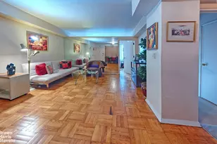 225 E 46th St, New York City, NY 10017 - Photo 1