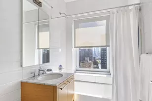 310 E 53rd St, New York City, NY 10022 - Photo 9