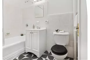240 E 24th St, New York City, NY 10010 - Photo 5
