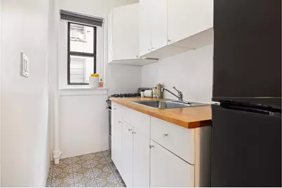 240 E 24th Street #3B, New York, NY 10010 - Photo 3